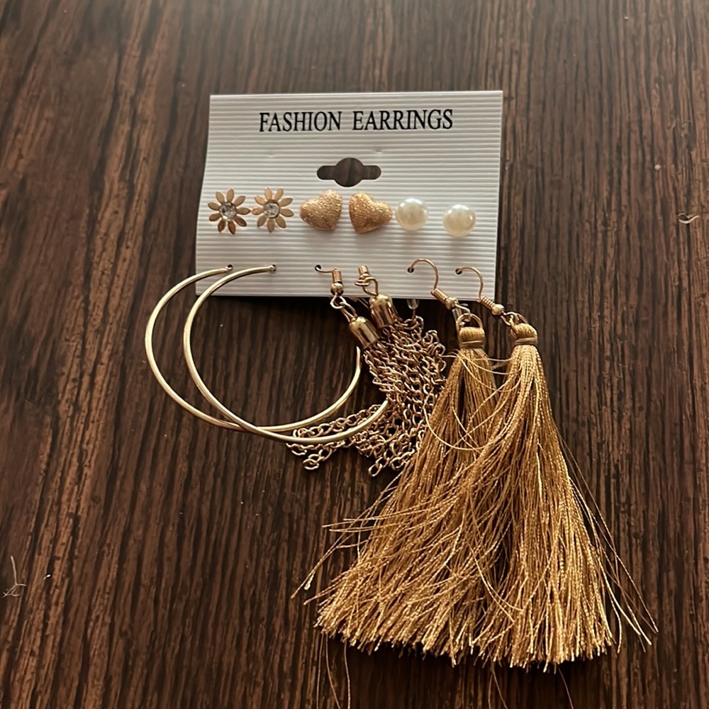 Six pairs fashion earrings - Picture 2 of 2